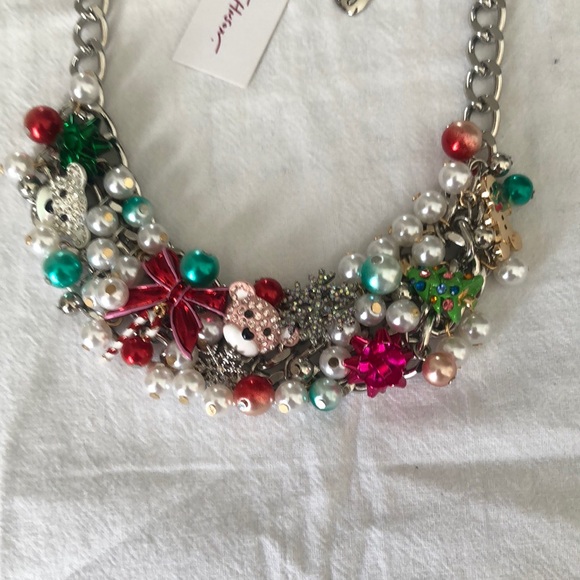 Betsey Johnson Silver Tone Bib Necklace Christmas Charms & Shaky Faux Pearls NWT - Picture 8 of 16